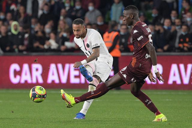 西超杯-亚马尔破门姆巴佩建功 巴萨5-2皇马夺冠